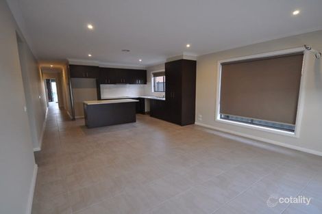 Property photo of 16 Lemon Myrtle Way Craigieburn VIC 3064