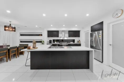 Property photo of 25 Coulthard Crescent Doreen VIC 3754