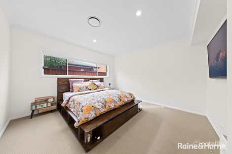 Property photo of 2 Meharry Place Minto NSW 2566