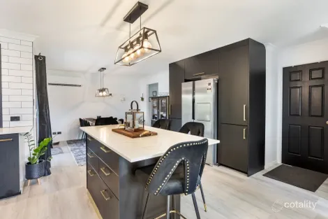 Property photo of 18 Dianthus Place Flinders View QLD 4305