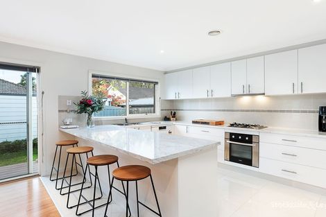 Property photo of 2/11 Lance Road Bayswater VIC 3153