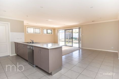 Property photo of 28 Brooklands Drive Orange NSW 2800