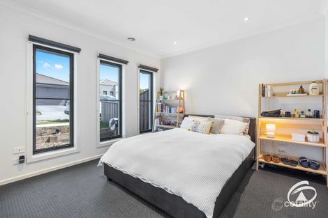 Property photo of 21 Kate Avenue Hampton Park VIC 3976