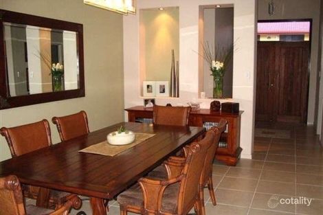 Property photo of 14 Midhurst Court Arundel QLD 4214