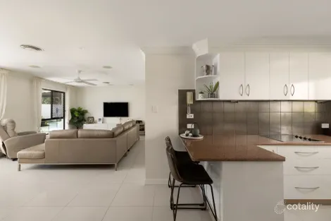 Property photo of 18 Freya Court Newport QLD 4020