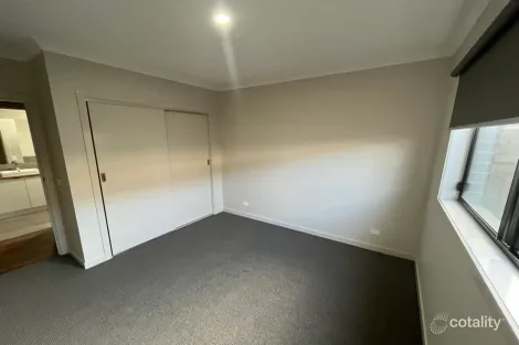 Property photo of 11 Waterside Drive Traralgon VIC 3844