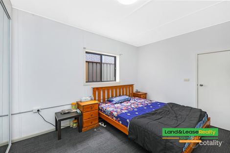 Property photo of 37 Victoria Road Macquarie Fields NSW 2564