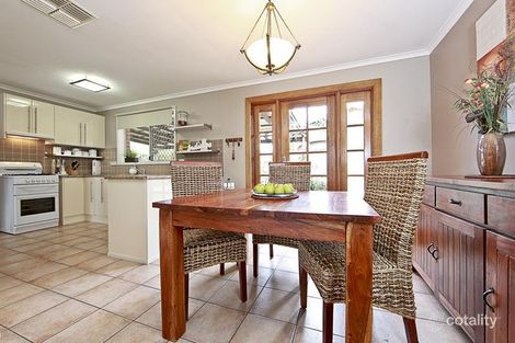 Property photo of 22 Hayley Crescent Karabar NSW 2620