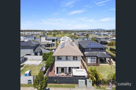 Property photo of 5 Harbour Rise Hope Island QLD 4212