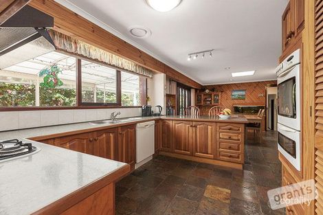 Property photo of 1 Grant Court Beaconsfield Upper VIC 3808