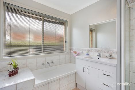 Property photo of 23 Cassandra Crescent Epsom VIC 3551