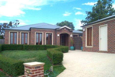 11 Joan Ct, Skye, VIC 3977