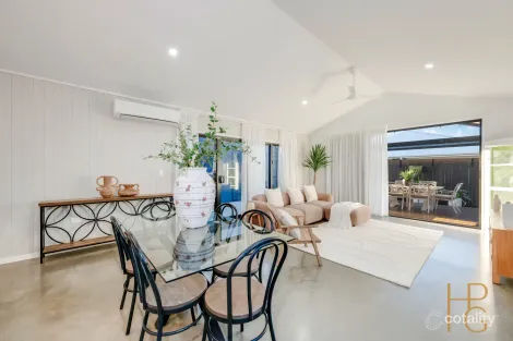 Property photo of 11 Headlands Esplanade Innes Park QLD 4670
