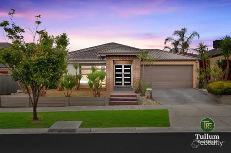 14 Monmouth Rd, Cranbourne East, VIC 3977