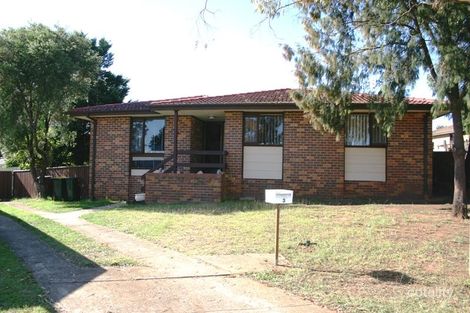 3 Avoca Pl, Woodbine, NSW 2560