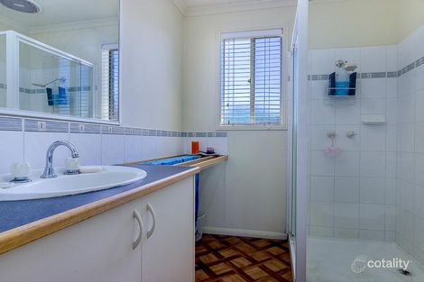 Property photo of 2 The Parkway Pakenham VIC 3810