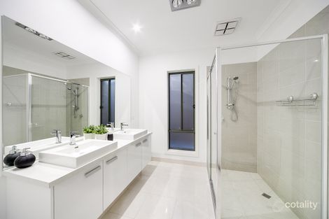 Property photo of 48 Freshfields Drive Cranbourne North VIC 3977