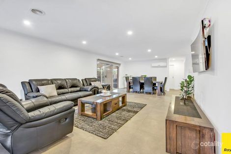 Property photo of 11 Sonnet Way Truganina VIC 3029