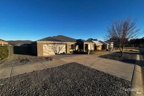 Property photo of 12 Easton Lane Leneva VIC 3691