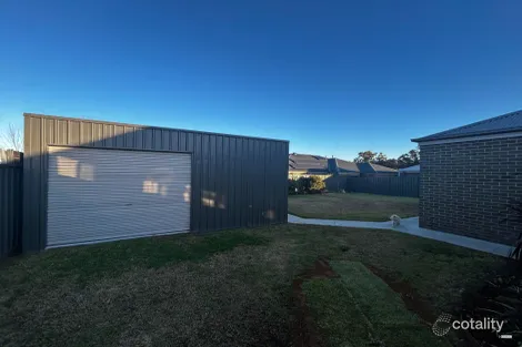 Property photo of 12 Easton Lane Leneva VIC 3691
