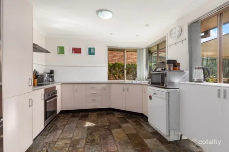 Property photo of 32 Silverleaf Row Menai NSW 2234