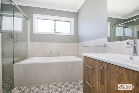 Property photo of 3 Pinedale Street Leneva VIC 3691