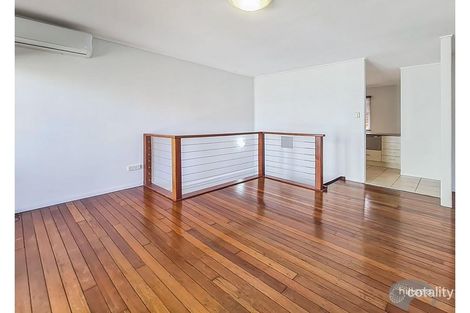 Property photo of 4/18 Oleander Avenue Biggera Waters QLD 4216