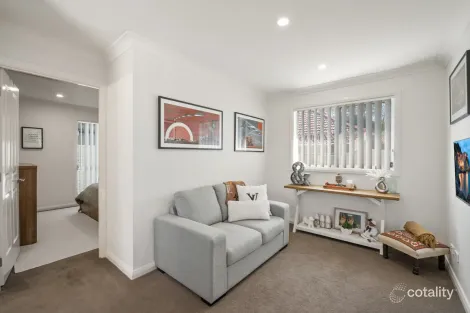 Property photo of 2/212 Warners Bay Road Mount Hutton NSW 2290