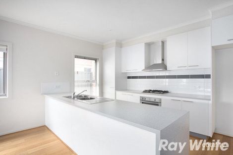 Property photo of 52 Edgeware Close Pakenham VIC 3810