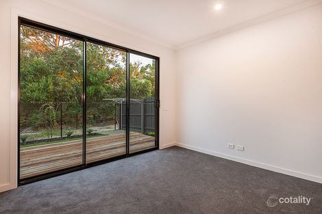 Property photo of 33 Savoy Grove Cranbourne North VIC 3977