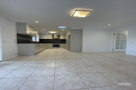 Property photo of 7 Jarvis Crescent Dandenong North VIC 3175