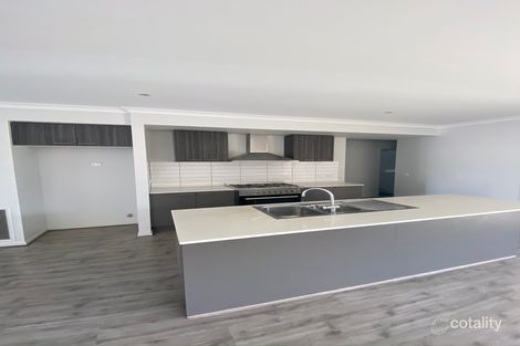 Property photo of 38 Cotton Field Way Brookfield VIC 3338