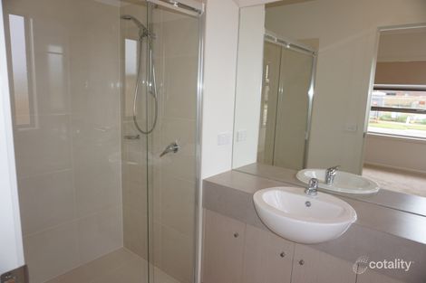 Property photo of 2 Evesham Drive Point Cook VIC 3030