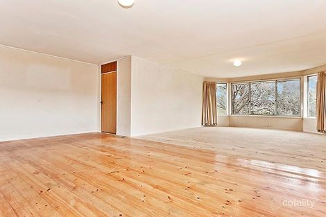 Property photo of 28 Aurora Close Mawson ACT 2607