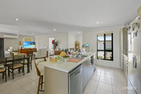 Property photo of 2D Mansfield Drive Beaconsfield QLD 4740