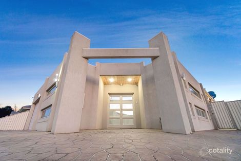 Property photo of 19 Darlington Court Roxburgh Park VIC 3064