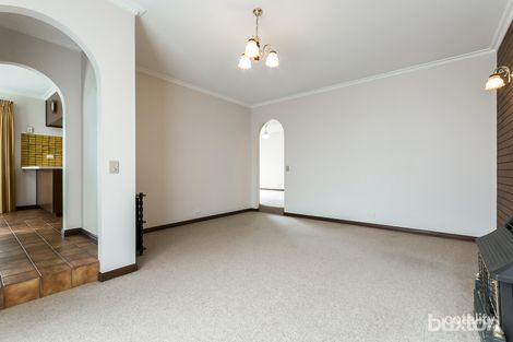Property photo of 17 Gloucester Street Grovedale VIC 3216