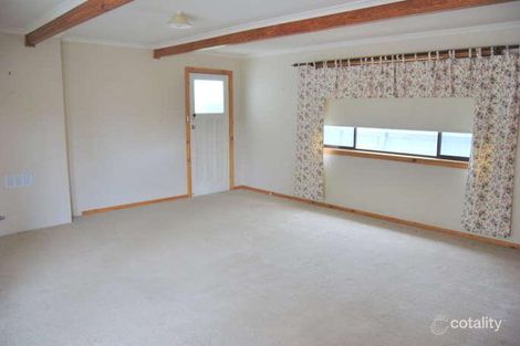 Property photo of 2 Foxborough Avenue Wagga Wagga NSW 2650
