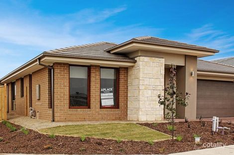 Property photo of 16 Benedore Way Cranbourne North VIC 3977