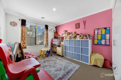 Property photo of 35 Brockwell Crescent Manor Lakes VIC 3024