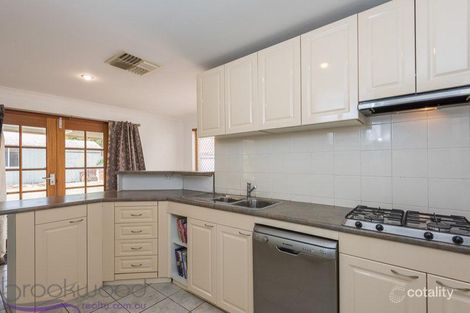 Property photo of 14 Opperman Place Middle Swan WA 6056