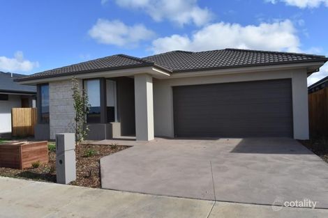 Property photo of 18 Simpson Circuit Armstrong Creek VIC 3217