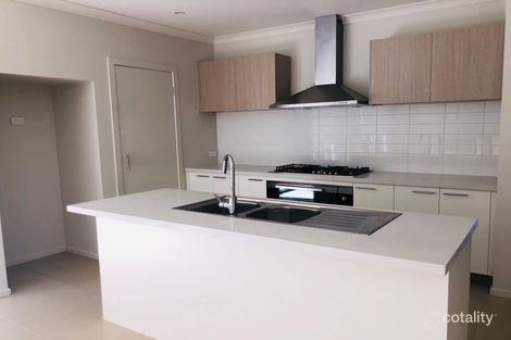 Property photo of 18 Simpson Circuit Armstrong Creek VIC 3217