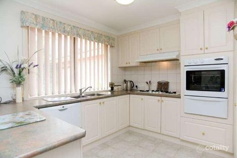 Property photo of 10 Bristol Mews Craigieburn VIC 3064