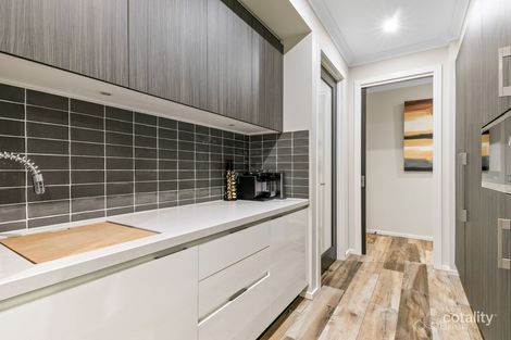 Property photo of 10 Orlando Place Berwick VIC 3806