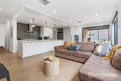 Property photo of 27 Ambien Crescent Strathtulloh VIC 3338