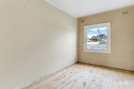 Property photo of 26 Tarakan Avenue Broadview SA 5083