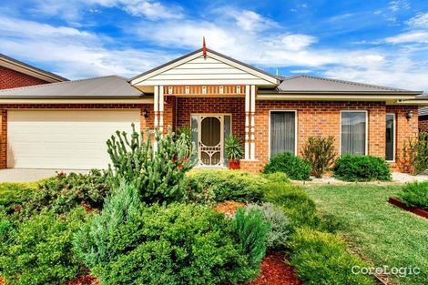 Property photo of 30 Ashbury Grove Hillside VIC 3037