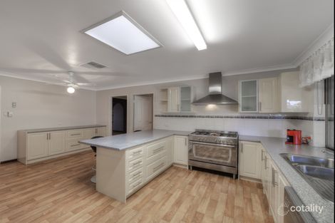 18 Lomatia Way, Forrestfield, WA 6058