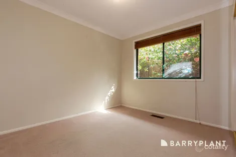 Property photo of 22 Highfielde Avenue Berwick VIC 3806